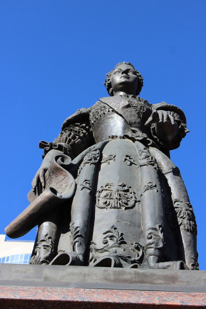 Памятник Елизавете в Ростове-на-Дону