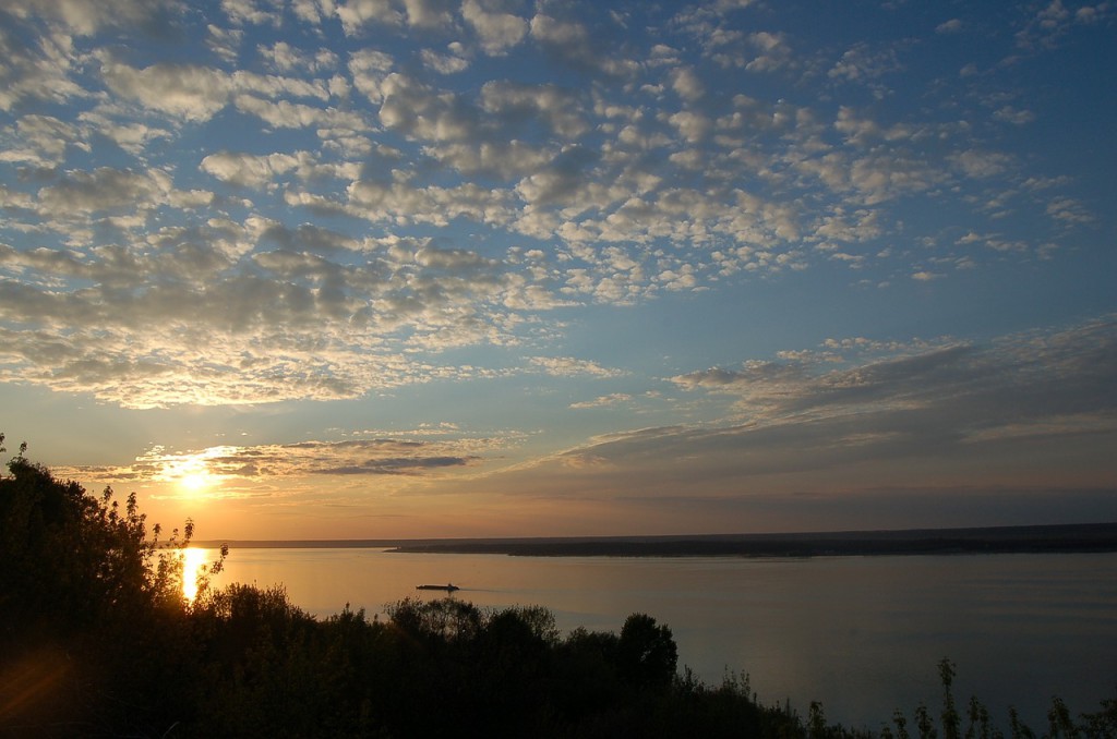 закат на реке Волга