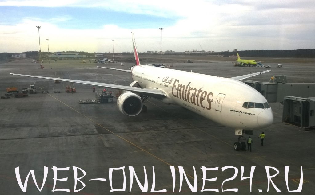 Boeing 777-300ER АК Emirates в аэропорту Пулково