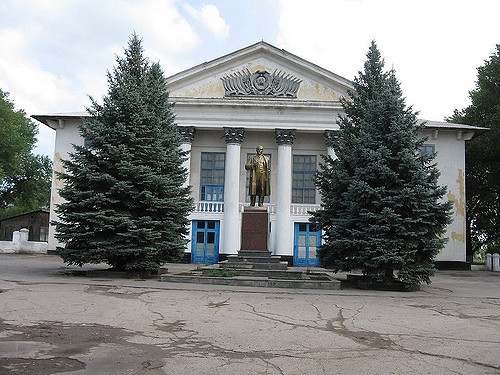 Памятник В.И. Ленину в городе Северск Томская область